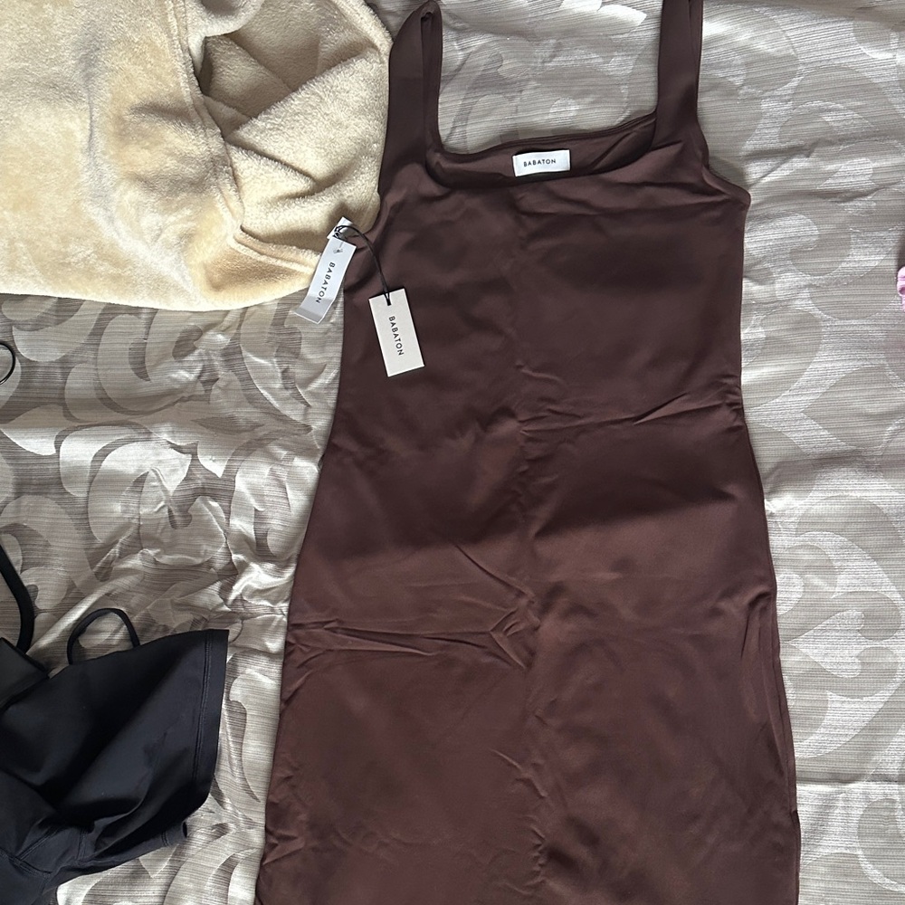 NWT Aritzia Babaton Contour Squareneck Dress in Coffee Bean